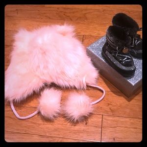 Baby girl fur hat with / baby shoe size US 3 set